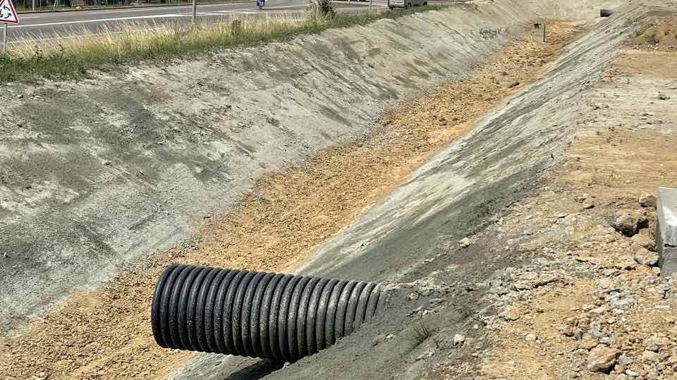 Bassin de rétention en cours d'aménagement